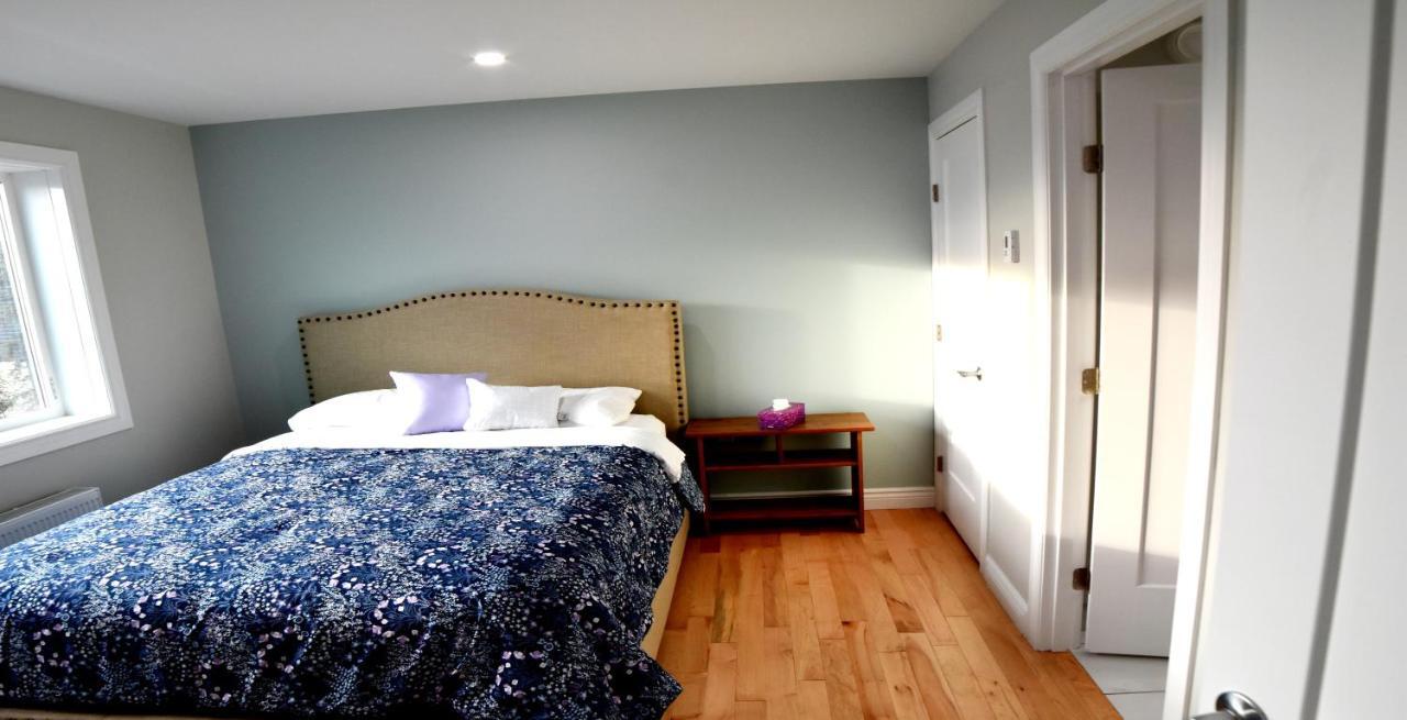 Aurora Guest House イエローナイフ エクステリア 写真